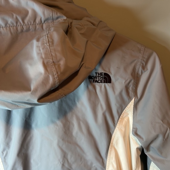 Women's North Face Windbreaker - Picture 5 of 5